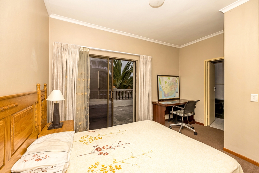 6 Bedroom Property for Sale in Sunset Beach Western Cape